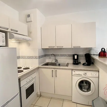 F2 Climatise Avec Terrasse Et Parking A 700m Des Thermes De Les Bains - Fr-1-451-121 Appartement Lamalou-les-Bains