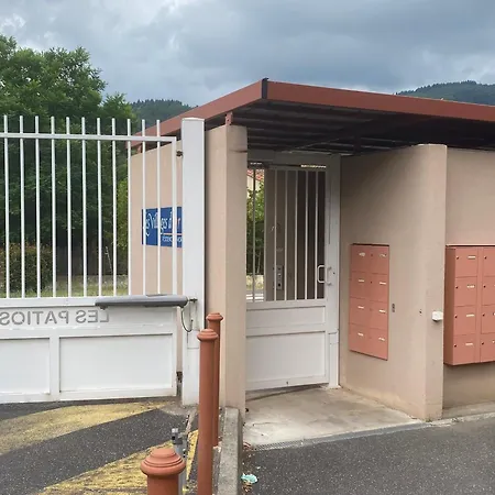 F2 Climatise Avec Terrasse Et Parking A 700m Des Thermes De Les Bains - Fr-1-451-121