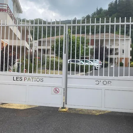 Appartement F2 Climatise Avec Terrasse Et Parking A 700m Des Thermes De Les Bains - Fr-1-451-121 *