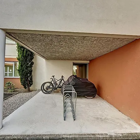 Appartement F2 Climatise Avec Terrasse Et Parking A 700m Des Thermes De Les Bains - Fr-1-451-121 *