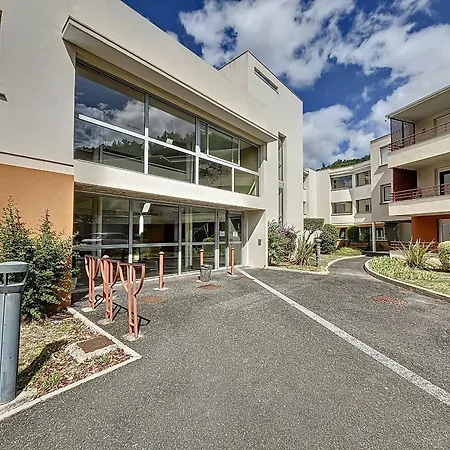 F2 Climatisé Avec Terrasse Et Parking à 700m Des Thermes De Les Bains - Fr-1-451-121 Apartamento Lamalou-les-Bains